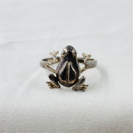 3.8g Sterling Articulated Frog Ring Size 9.25