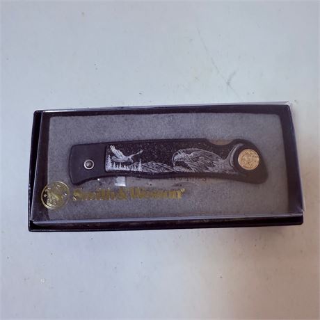 Smith & Wesson Scrimshaw Knife