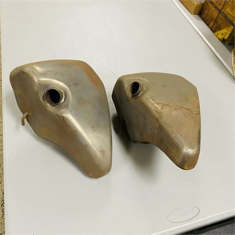 2 NOS Harley Davidson Oil Tanks