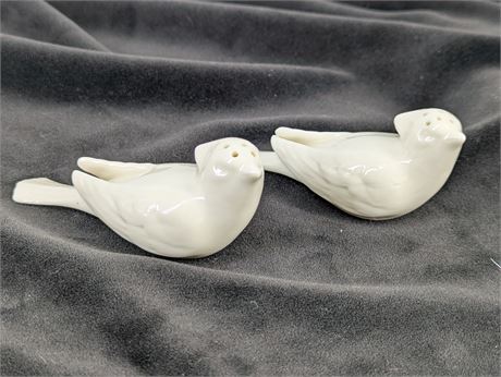 Lenox Porcelain Cardinal Sale and Pepper Shakers no stoppers