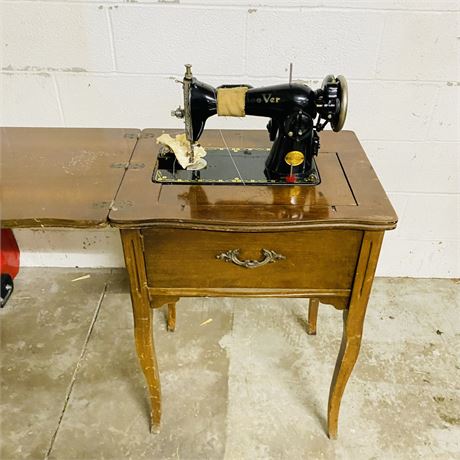 Rare Japan Hoover Deluxe Sewing Machine