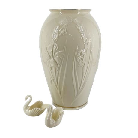 Lenox Porcelain Masterpiece Vase w Swan Miniatures