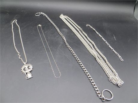 SILVERTONE LION PENDANT, 3 SILVERTONE NECKLACES & 1 BRACELT