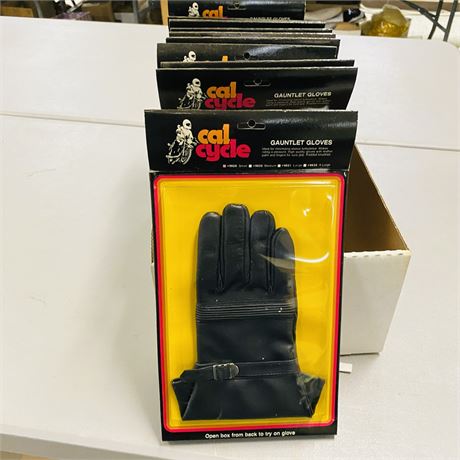 13 Pairs NOS Cal Cycle Gauntlet Gloves - Small