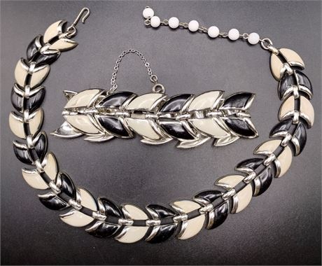 Coro silvertone black and white enamel necklace 14.5 in and bracelet 8.5 in set