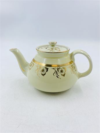 Hall 6 Cup Teapot