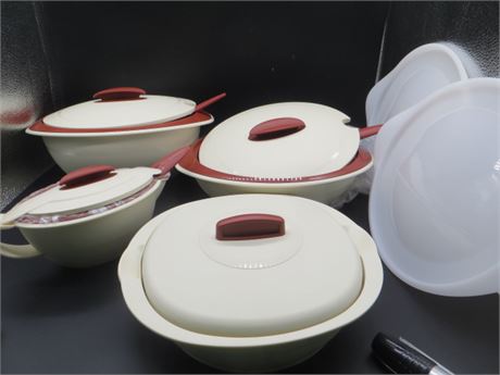 NEW TUPPERWARE INSULATED OVAL SERVERS W/SPOONS & LIDS
