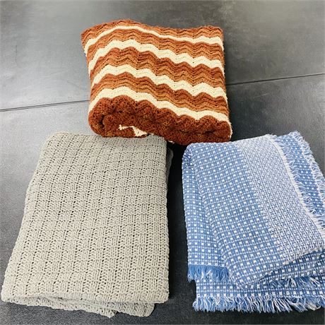 3 Knitted Throws