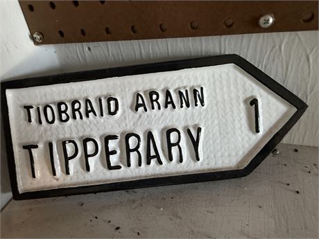 Tipperary Road Sign