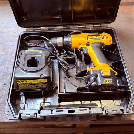 Dewalt Drill w/ Battery + Charger