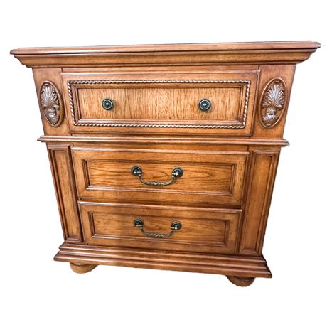 Pair of Havertys Furniture 3 Drawer Night Stands