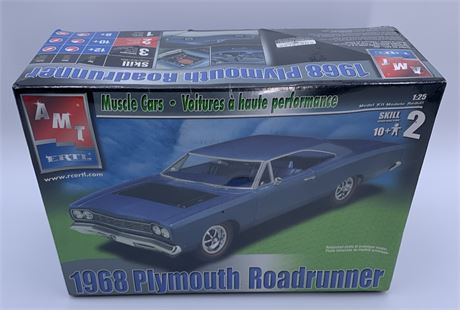 NOS AMT 1:25 1968 Plymouth Roadrunner Muscle Car Model