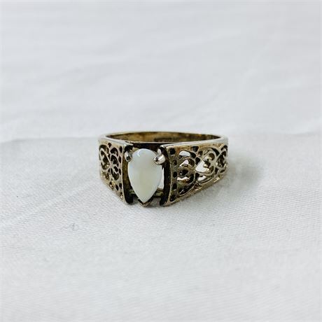 3.8g Sterling Ring Size 8.25