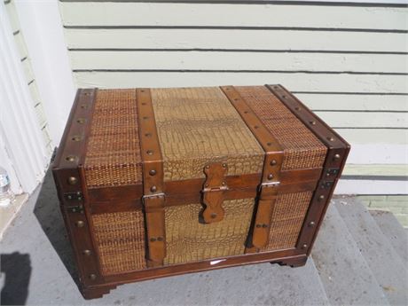 Decorative Trunk w/Panels on Lid & Front & Leather Straps