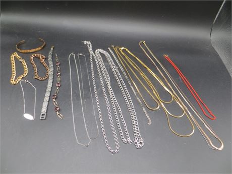 6 VINTAGE BRACELETS & 9 NECKLACES