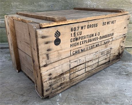 1952 High Explosives DANGEROUS Wood Ammunition Box with Lid