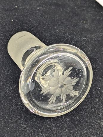 Etched flower glass bottle stopper