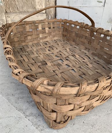 Large 34” x 24” Antique North Carolina Coastal Woven Harvest Basket