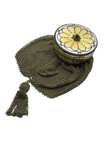 Mesh style vintage purse with bottle cap top