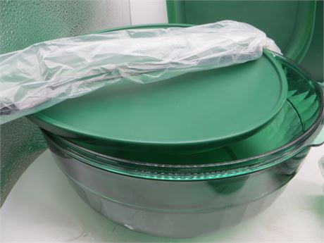 NEW VINTAGE TUPPERWARE EMERALD GREEN TRAY, BOWL, SERVING CENTER & CANISTER