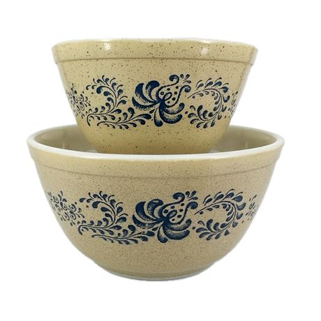 Pair of PYREX Homestead Mixing Bowls