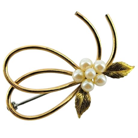 Vintage Krementz Gold Tone and Faux Pearl Brooch