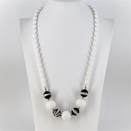 Vintage Graduated Beaded Necklace