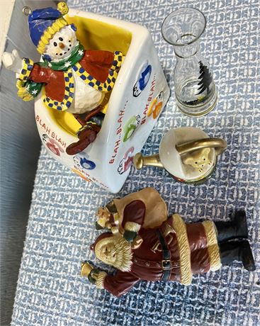 Misc Christmas and baskets lot
