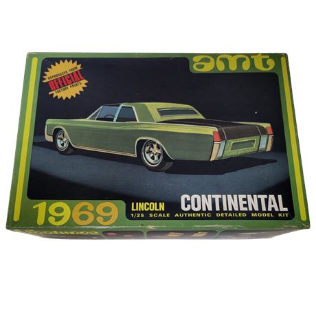 AMT 1969 Lincoln Continental Authentic Detailed Model Kit