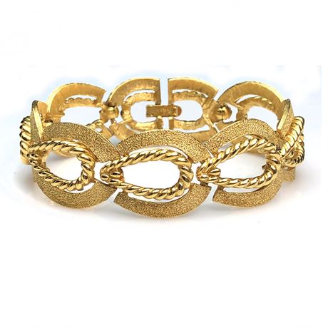 Vintage Crown Trifari Textured Gold Tone Link Bracelet
