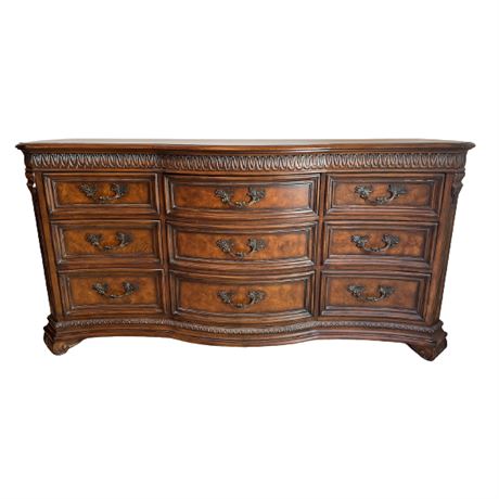 Drexel Heritage Transitional Style Chest of Drawers