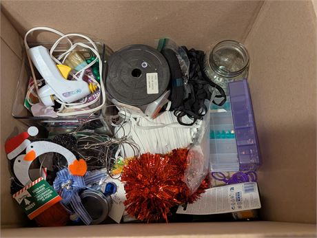 Lot miscellaneous craft supplies