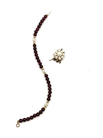 Garnet, Fresh Water Pearls and Gold Bracelet, Pearl and 14K Gold Clasp