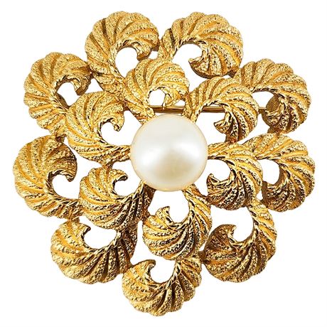 Signed Vintage CROWN TRIFARI Gold Tone Faux Pearl Brooch
