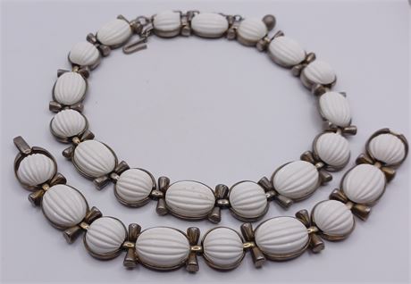 Vintage crown trifari necklace and bracelet white thermoset