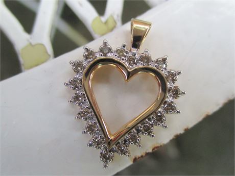 10K Yellow Gold Diamond (1/4 TW) Heart Pendant