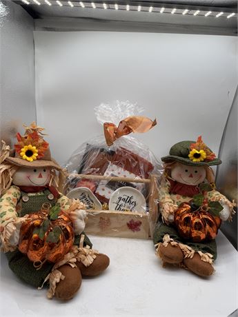 Scarecrows & Gift Box