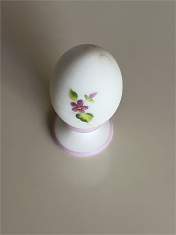 White handpainted Fenton egg