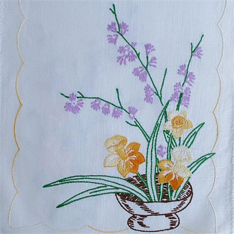 Vintage DAFFODIL Hand Embroidered Table Runner 37 & 1/2" x 12"