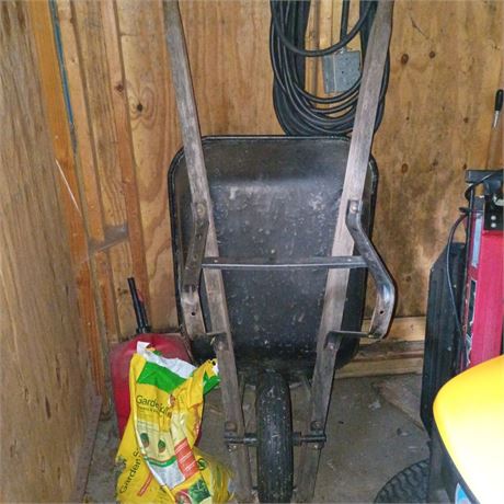 True Temper 6 cu. ft. Wheelbarrow