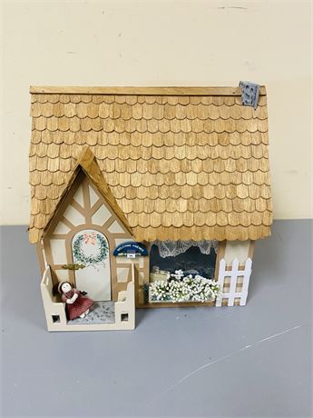 Miniature House w/ Loads of Pieces