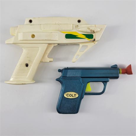 Micronaughts White Toy Gun / Blue Colt No. 443 Dart Gun