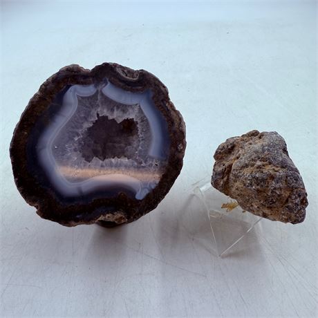 2 Geodes