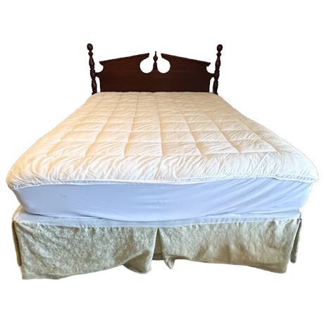 Vintage Cherry Traditional Style Queen Bed