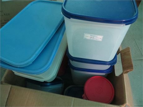 USED TUPPERWARE 6 LARGE 1 OVAL