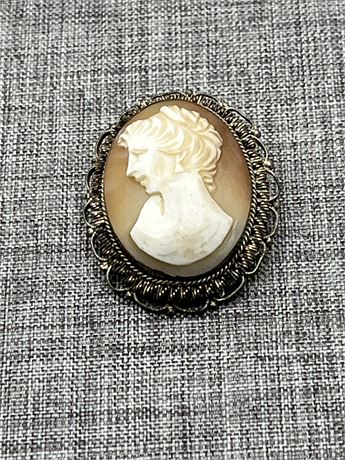 Silver vintage shell cameo filigree frame