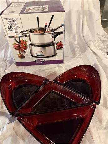 Fondue Pot & Plastic Serving Dishes