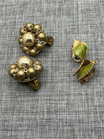 Signed Giovanni and unsigned earrings lot