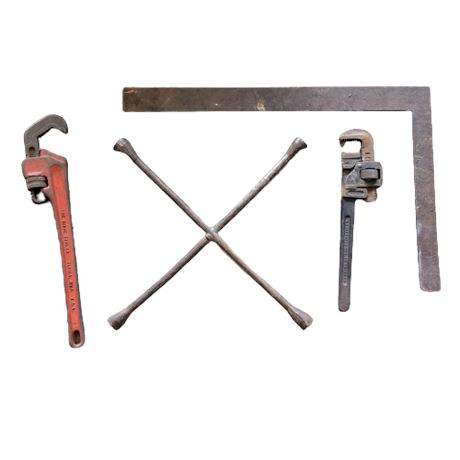 Tire Iron / L Square Ruler / Set of 2 Pipe Wrenches