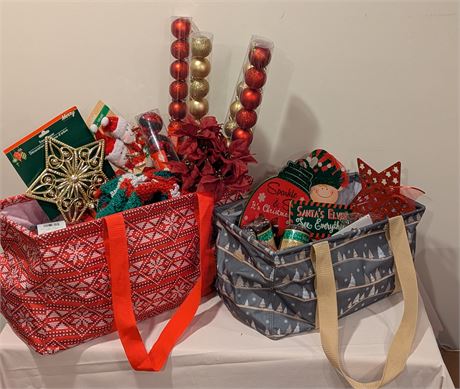 Lot Christmas crafts, yarn w/2 carrying containers